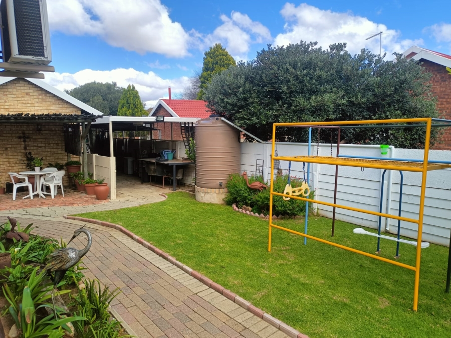 3 Bedroom Property for Sale in Naudeville Free State